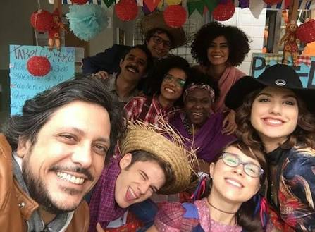 satellitemomo's tweet photo. Despedidas são tão difíceis... Essa malhação foi tão incrível. Esse elenco maravilhoso, os temas abordados, TUDO! Já to sentindo falta desses loucos
#Malhação #VivaADiferença #limanthaendgame #malhacaovivaadiferenca https://t.co/aPyrYH3XWQ
