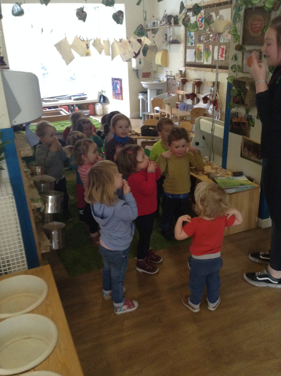 The Fox Cubs did a variety of different movements songs. 'Sleeping Bunnies' followed by sleeping pigs and horses. We then did 'Heads, Shoulders, Knees and Toes' copying the actions an repeating this faster and slower #HealthyBodyHappyMe @NdnaScotland @NDNAtalk