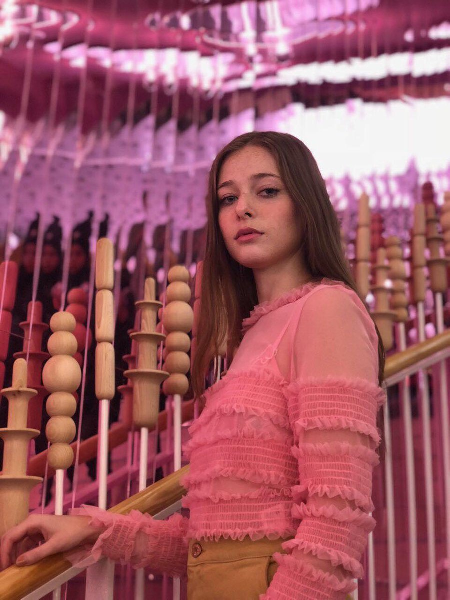 AR_STUDI0S's tweet photo. Journée shopping avec @eugeniemusic pour l'ouverture du nouveau magasin @monkiworld à Paris. #umbfr #monki https://t.co/d1B2c1zIEZ