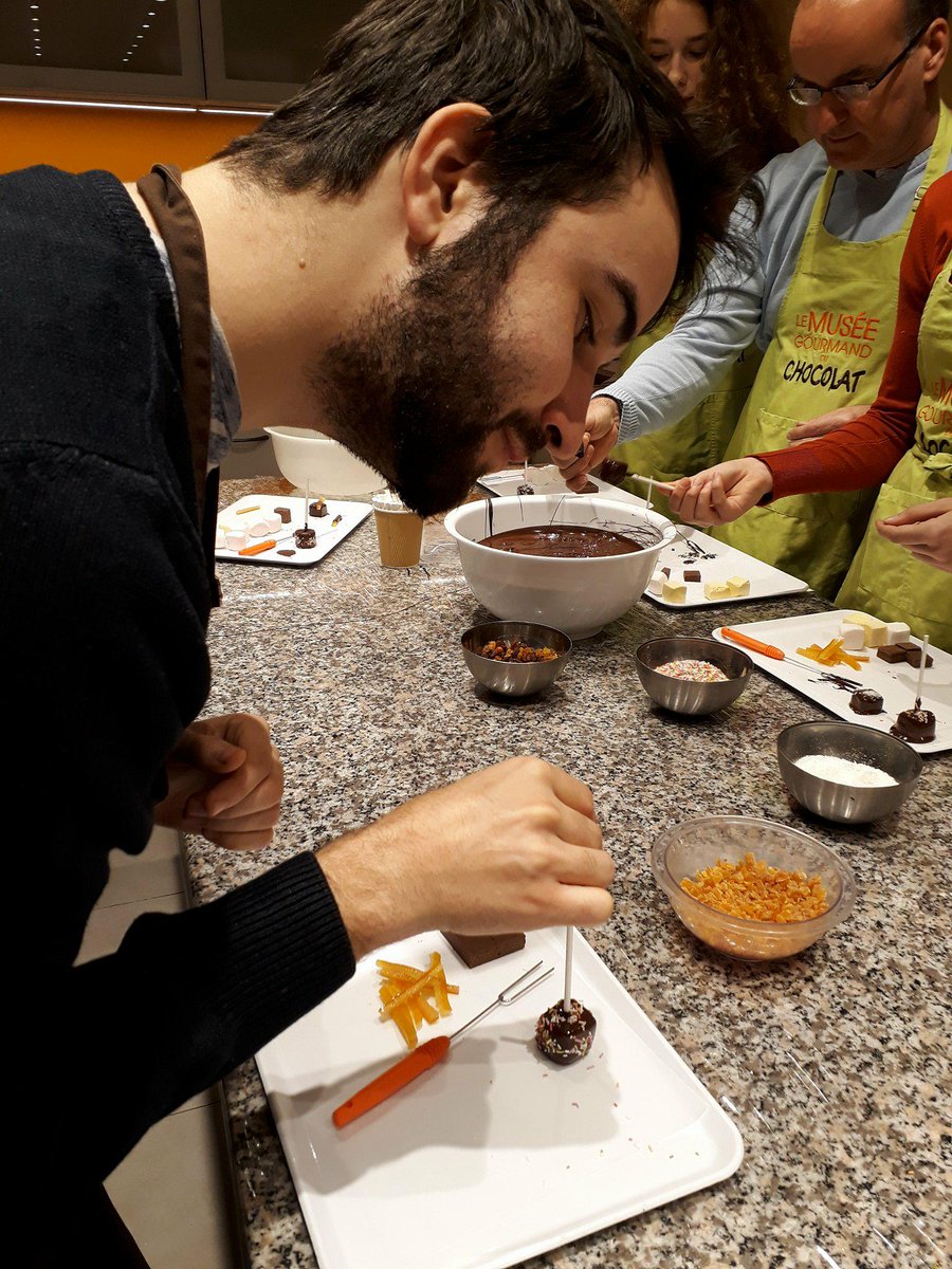 diversteaseme's tweet image. Aujourd'hui je vous parle de #CHOCOLAT ! Plus précisément les #AteliersDuChocolat du #MuséeDuChocolat @ChocoStory de Paris ! c'est à lire ici : diversteaseme.com/2018/03/05/ate… Et c'est pour toute la famille, et une super #Sortie à l'approche de #Paques ! #Sorties #Atelier #DiversTeaseMe