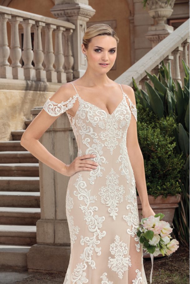 CasablancaBrida's tweet photo. Sexy, playful and boho, the #GownoftheWeek is #Style2324, Zola! The off-shoulder sleeves have us fantasizing about summer days. Click (https://t.co/HCRPFM5Jyn) to get a closer look! #CasablancaBridal #CasablancaBride #CelebrateForever https://t.co/LV5UDrgbNy
