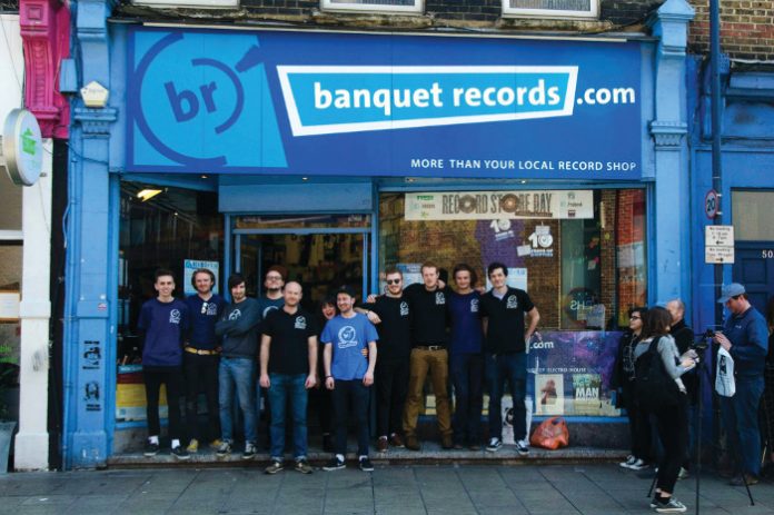 Local record store <a href="/BanquetRecords/">Banquet Records</a> might just have started a No-Plastic movement in Kingston! 👏👏👏

Read it here 👉 bit.ly/2Fh7zfc