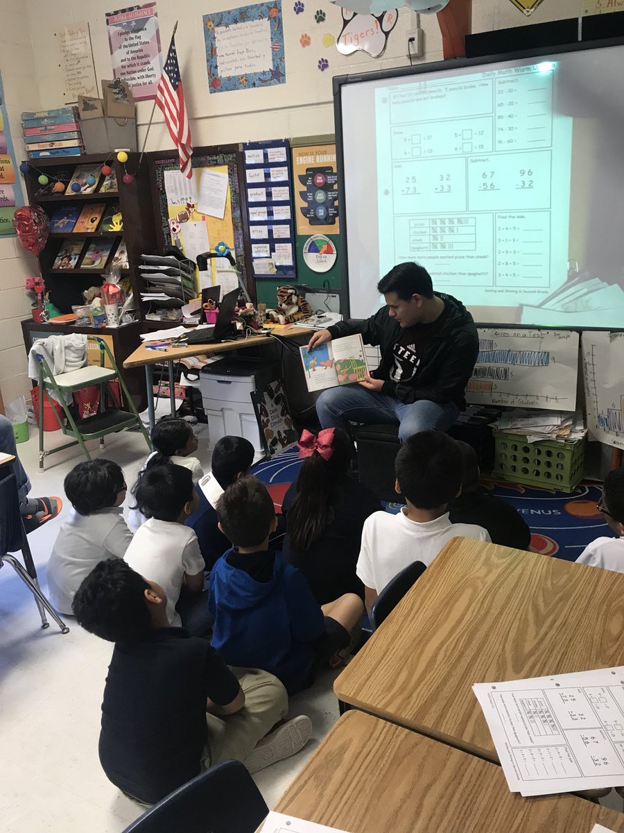 DHJ_CoachG's tweet photo. Had a great time at WJ Turner Elementary school today reading to 1st and 2nd grade classrooms. #SteersRead🤘🏽 https://t.co/a60friqvuh
