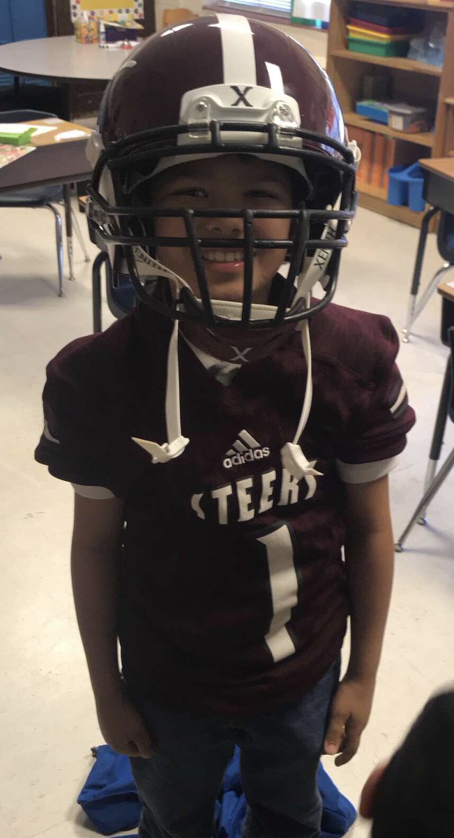 DHJ_CoachG's tweet photo. Had a great time at WJ Turner Elementary school today reading to 1st and 2nd grade classrooms. #SteersRead🤘🏽 https://t.co/a60friqvuh