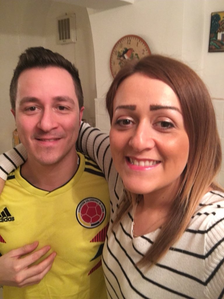 gbatestravelman's tweet photo. And Nancy Bates BACK!!! More importantly than that, she’s brought the Colombian Presents!! Two months away in a hot tropical country, she looks amazing! 😊❤️ #colombianmum #nancybates https://t.co/ufq4ObJ3yT
