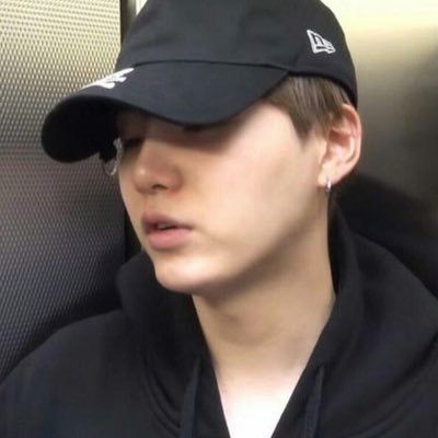 timesnewgrecian's tweet photo. sometimes the crowns with the brightest gems hide the most deceitful eyes

sometimes the darkest baseball hats hide the brightest eyes.

i'll take black over jewel anyday.
#ARMYSeIcaDay #sorryformyface https://t.co/42TSUe1JaN