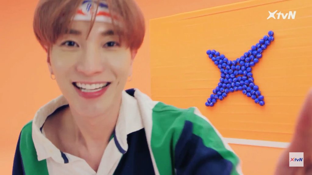 sooelf15's tweet photo. • ♠“... a sweet dream that i saw.. while counting the stars in a clear sky.. i saw u there and i made a wish.. even if it was my very last breath before I die.. I still pry for u to keep your bright smile..„♣ •

•thank u before today and always💙•
.
#elfselcaday https://t.co/GLX8MbL6rO