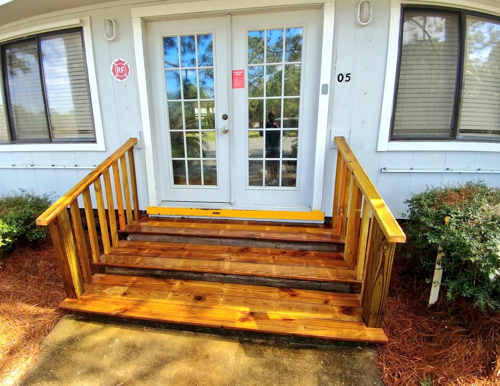 RideParkLive's tweet photo. Project Complete! New Steps for the Clubhouse! "Things get Solved When You get Involved!" Small Steps May be the Beginning of a GREAT Journey. #FindYourPark #stateparks #volunteers #teamwork #sponsorme #Camphosts #hiking #LoveFL https://t.co/XIn3FTEVa2