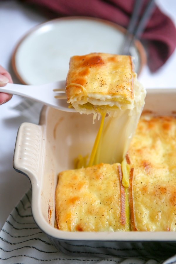 Joindre l'utile à l'agréable : le gratin de poireau au fromage à raclette
gourmandiseries.fr/gratin-poireau…