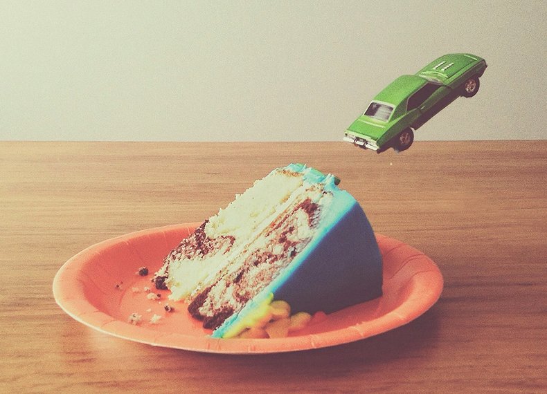 #design can be as nutty as a fruitcake! Check Brock Davis #bizarre and cool #art <a href="/laserbread/">Brock Davis</a> bit.ly/1PfVtDK