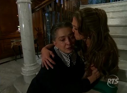 caritoglucerina's tweet photo. Las amo!!! @LuceroMexico @MissAnaMartin Ecuador disfrutando del ESTRENO de #SoyTuDueñaEnRTS @RTSEcuador foto de @LuceroFansEcuad 😍😍💀😍💀😍 https://t.co/eEJwHf7vbq