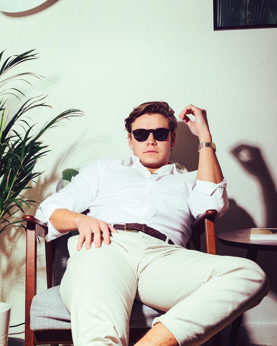 LookEastNash's tweet photo. How does the founder of @supersunglasses describe his brand? "fresh, hip and stylish, without compromising quality." Learn more about this innovative eyewear at Look East. https://t.co/wj7CeShWc2