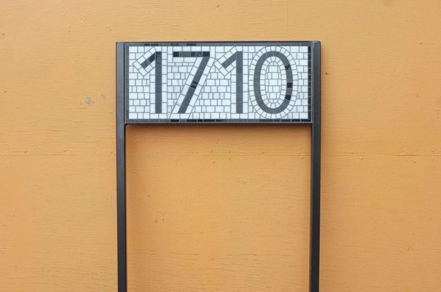 MightyTieton's tweet photo. Happy #MosaicMonday! Go custom with a handmade commissioned sign for your home or business. Tieton Mosaic can do that!

#MightyTieton #TietonMade #YakimaValley #IHeartYakima #Tieton #Mosaic #SignageDesign #MosaicArt #DSLettering https://t.co/Q4GBpdNZoR https://t.co/gVCFSZzNIf