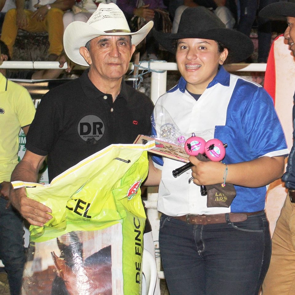 lavozdeljoropo's tweet photo. Cuadro de Honor del 2° ENCUENTRO MUNDIAL DE COLEO FEMENINO REALIZADO #yopal #casanare
1. Ana Karina Morales - Venezuela
2. Luisa Paola Cuevas - Club las Panteras - Trinidad - Casanare
3. Oriana Marotta - Venezuela
4. Daniela Uva - Club los Lanceros - Hato Corozal - Casanare https://t.co/Rns7wXU1X5