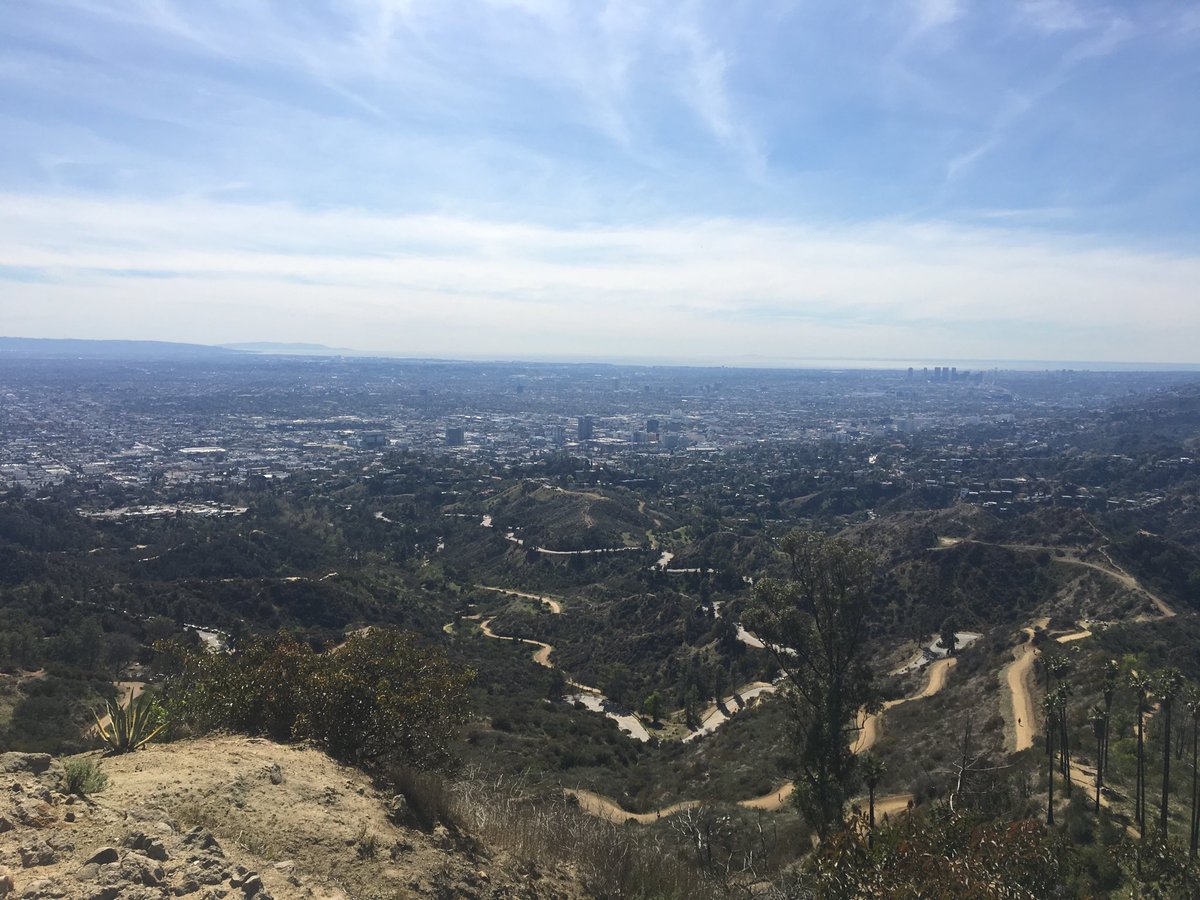 jrskytop's tweet photo. Looking down at LA from Mt Hollywood #CA2016 https://t.co/zShdH2UTsf
