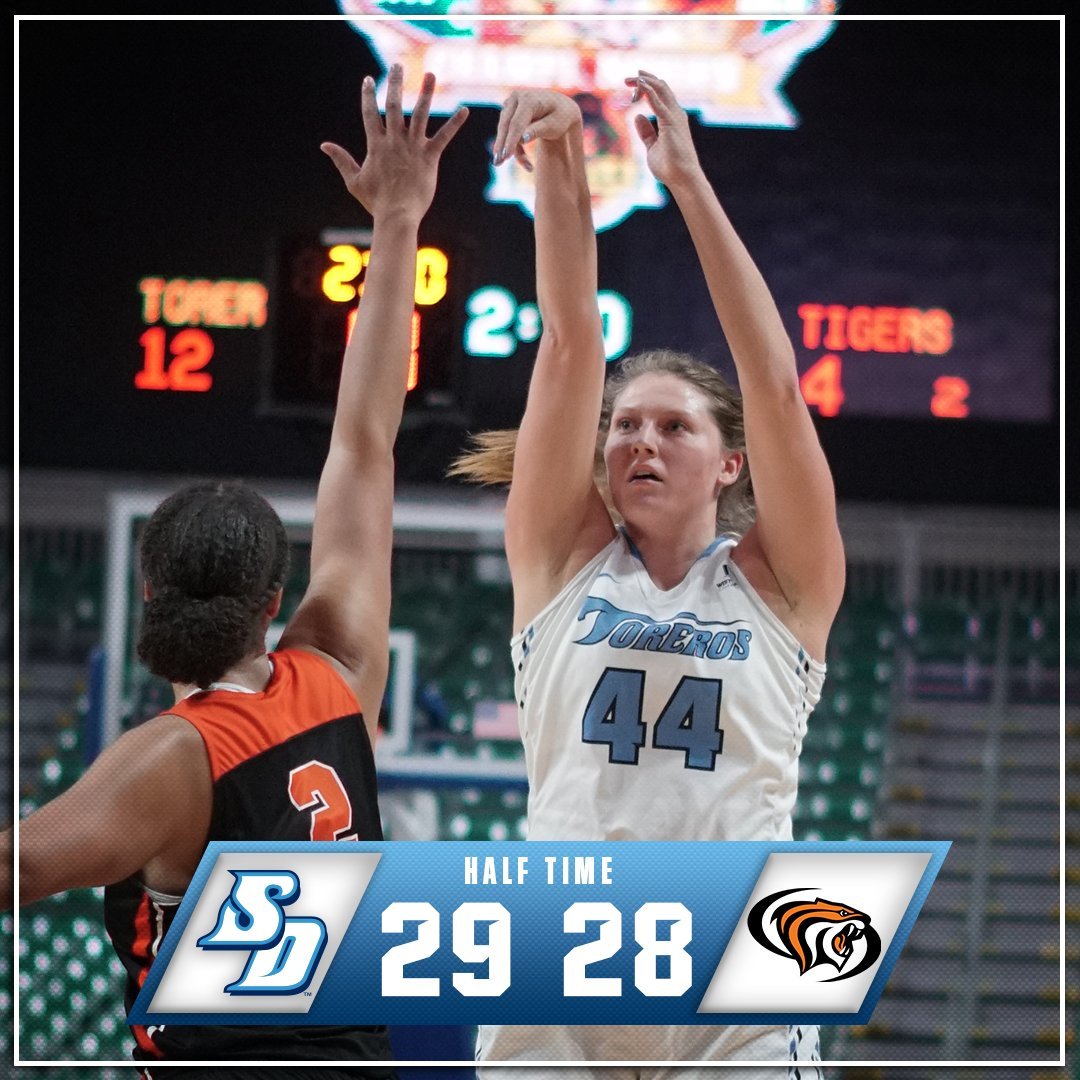 USDwbb's tweet photo. Toreros start 🔥 and jump out to an early lead but Pacific battles back to make it a one-point game at the break.

#USDWBB https://t.co/65dYhjW77S