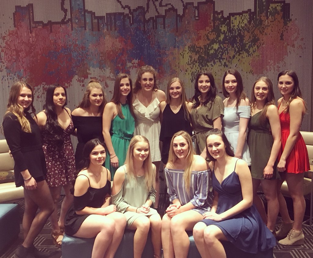STAHSAthletics's tweet photo. Our Sr Girls Volleyball finished the day 2-1 at the @OFSAAVball  championships after a great battle against the #1 seed. Coach Derouard says she is very proud of her squad - Good luck tomorrow ladies 💪🥇
@STA_Kenora @KCDSB @norwossa @895TheLakeNews @Q104Kenora @Kenora_Daily https://t.co/BEoUFTFeRb