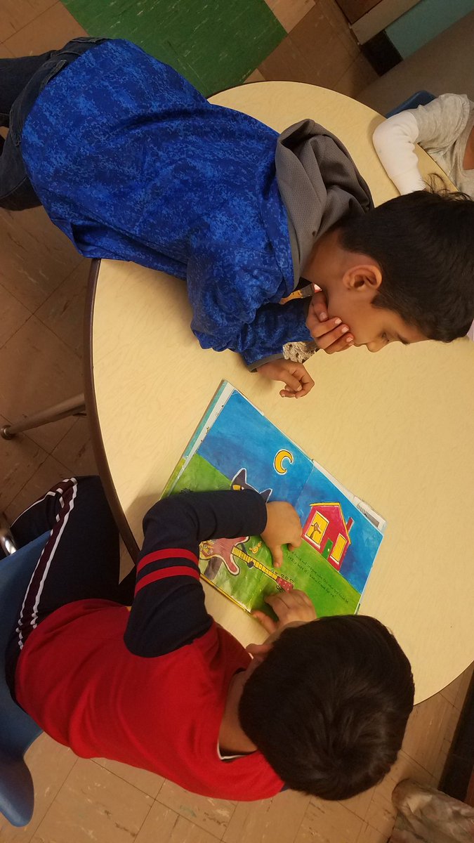 nkbrown3's tweet photo. We ❤ Buddy reading with our friends in Kindergarten today for #ReadAcrossAmerica 📚 #lncproud https://t.co/l3NbgMvk8M