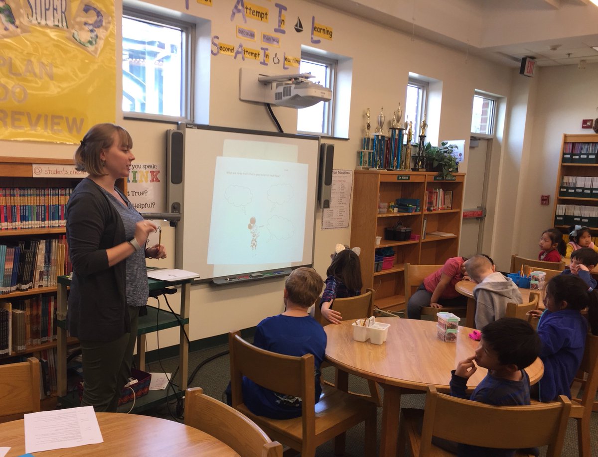 rashkislibrary's tweet image. Our amazing library intern @princess_brit8 doing an awesome job teaching RES 1st graders! #CHCCSLibraries #UNCSILS