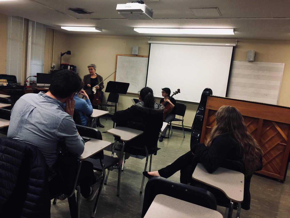 viralviola's tweet photo. Open rehearsal w prospective graduate students at @Mizzou. Prof. Rosenfeld and Dr. Lara https://t.co/1Rxygqz8GK
