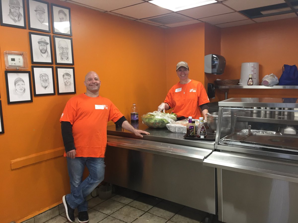 Team Depot 6233 giving back at the Middletown soup kitchen. Way to go guys!!! #gratefulvolunteers