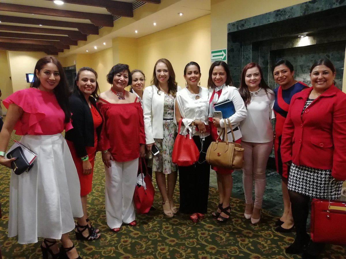 ChiapasOnmpri's tweet photo. Capacitación "Desarrollo del Liderazgo Político de las Mujeres" 
#LaCausaNosUne
@HildaFloresE @marianabenitezt #StelaFraginals @ruthpensa https://t.co/YHoWLoiBVG