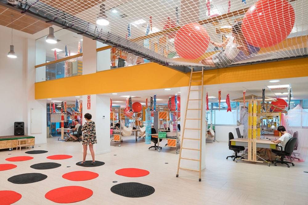 iLoftSpace's tweet photo. #CoworkingSpaces around the world offer imaginative and innovative alternatives to traditional #WorkEnvironments: https://t.co/qw1FEPTBNv https://t.co/7l7zyK7a76