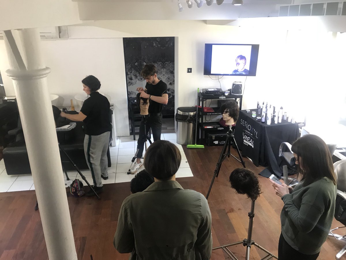 theprofileguy's tweet photo. What can I say it was a amazing day teaching creative men’s cutting with an awesome group of people. I am so thankful the weather did not stop this day happening. L’Oreal education at Alan Edwards. Thank you Glasgow and thank you Alan Edwards for having us. 🏴󠁧󠁢󠁳󠁣󠁴󠁿 #lpeduk https://t.co/XjEe64oQwF