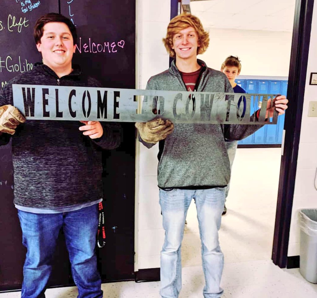 SentreCutSigns's tweet image. Proud to serve our first customer