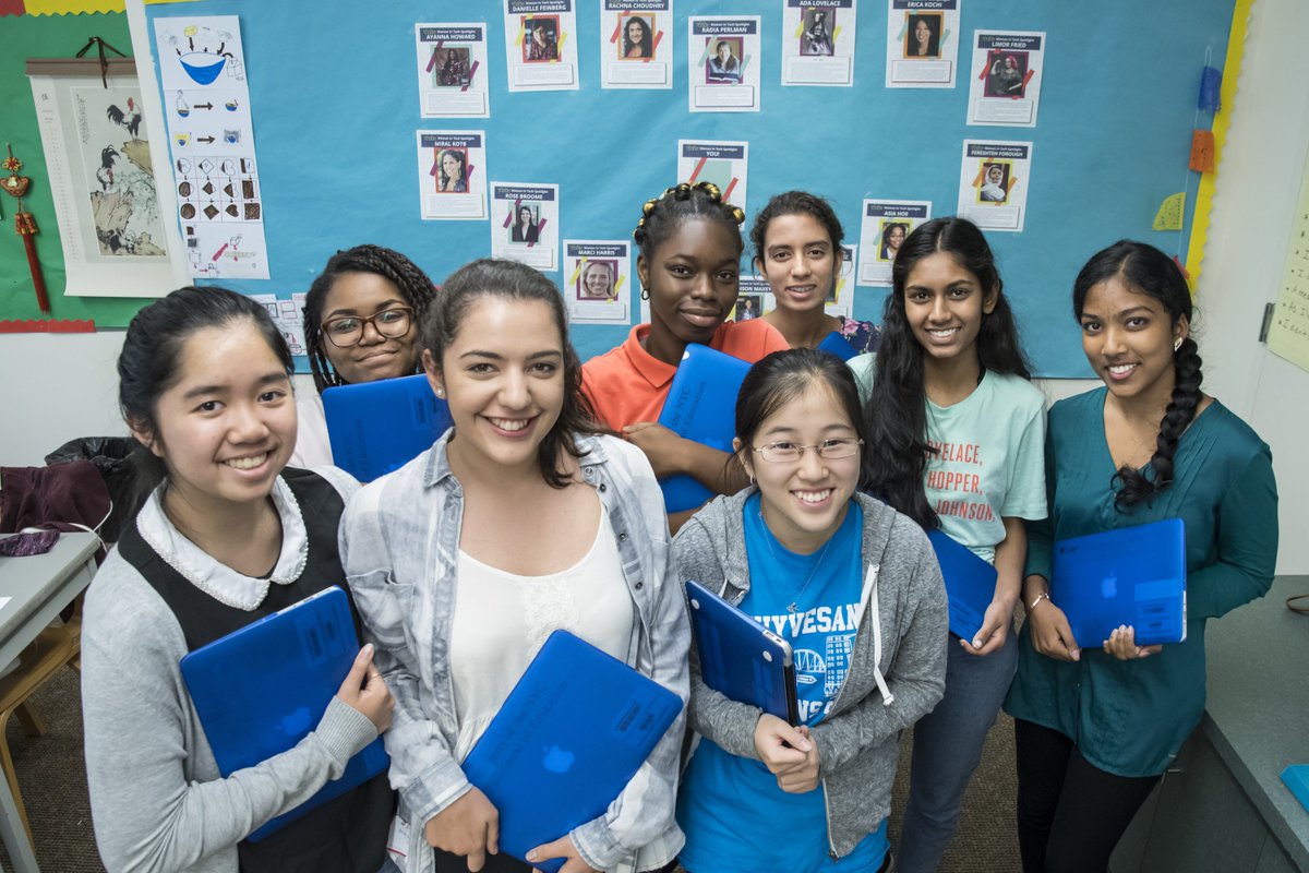GirlsWhoCode's tweet photo. Know a student who would be interested in a free computer science program this summer? Refer them to our Summer Immersion Program for a chance to win a $50 Amazon Gift Card: https://t.co/770Tj9XMfM https://t.co/hkdyTvsDoy