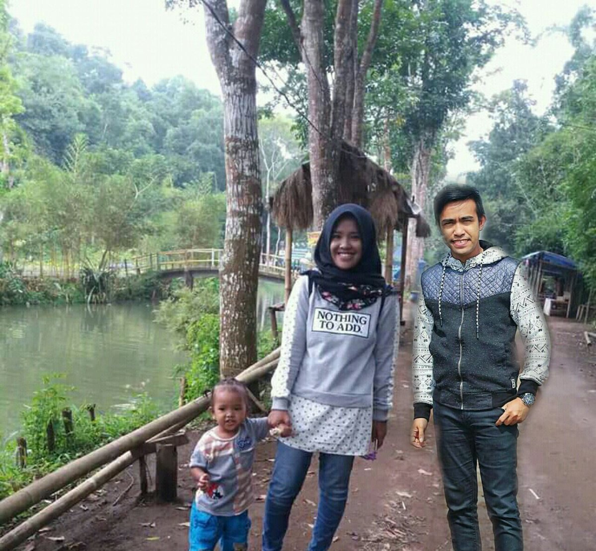 Ahirnyaaa bisa foto bareng papah <a href="/FildanDa41/">Fildan Da4</a>  😆😆😃😃😃😅😅
#FildanGuestStarKonserBTI