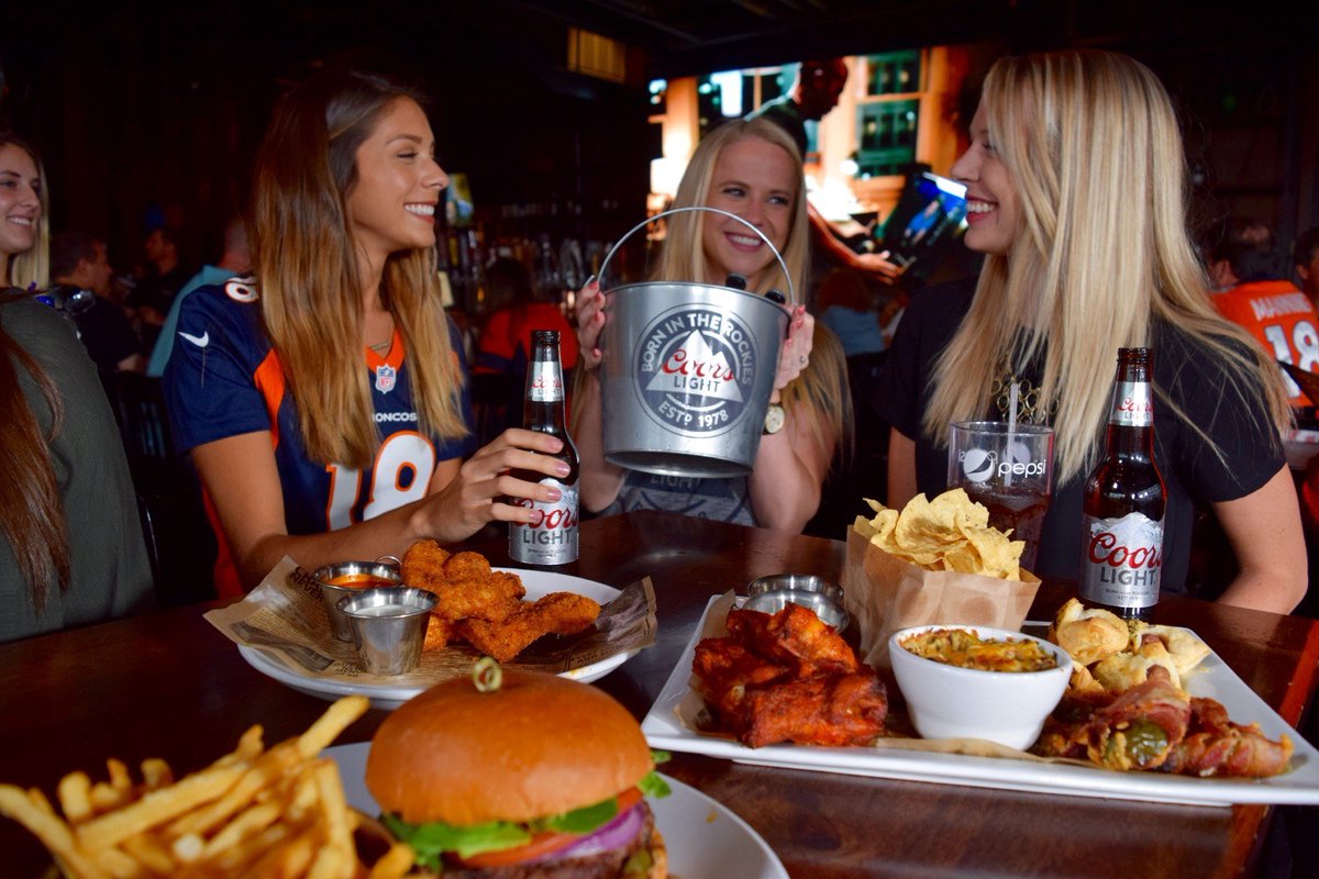 CBSNewsColorado's tweet image. Join us for Xfinity Monday Live to check out the @CoorsLight MVP table at @TheViewHouse Centennial with former CU Women’s Basketball Coach, Ceal Barry! 
Live filming starts at 6:30 p.m. Enjoy $3 Coors Light specials from 3-6 p.m.
cbsloc.al/2dmaji0
(sponsored content)