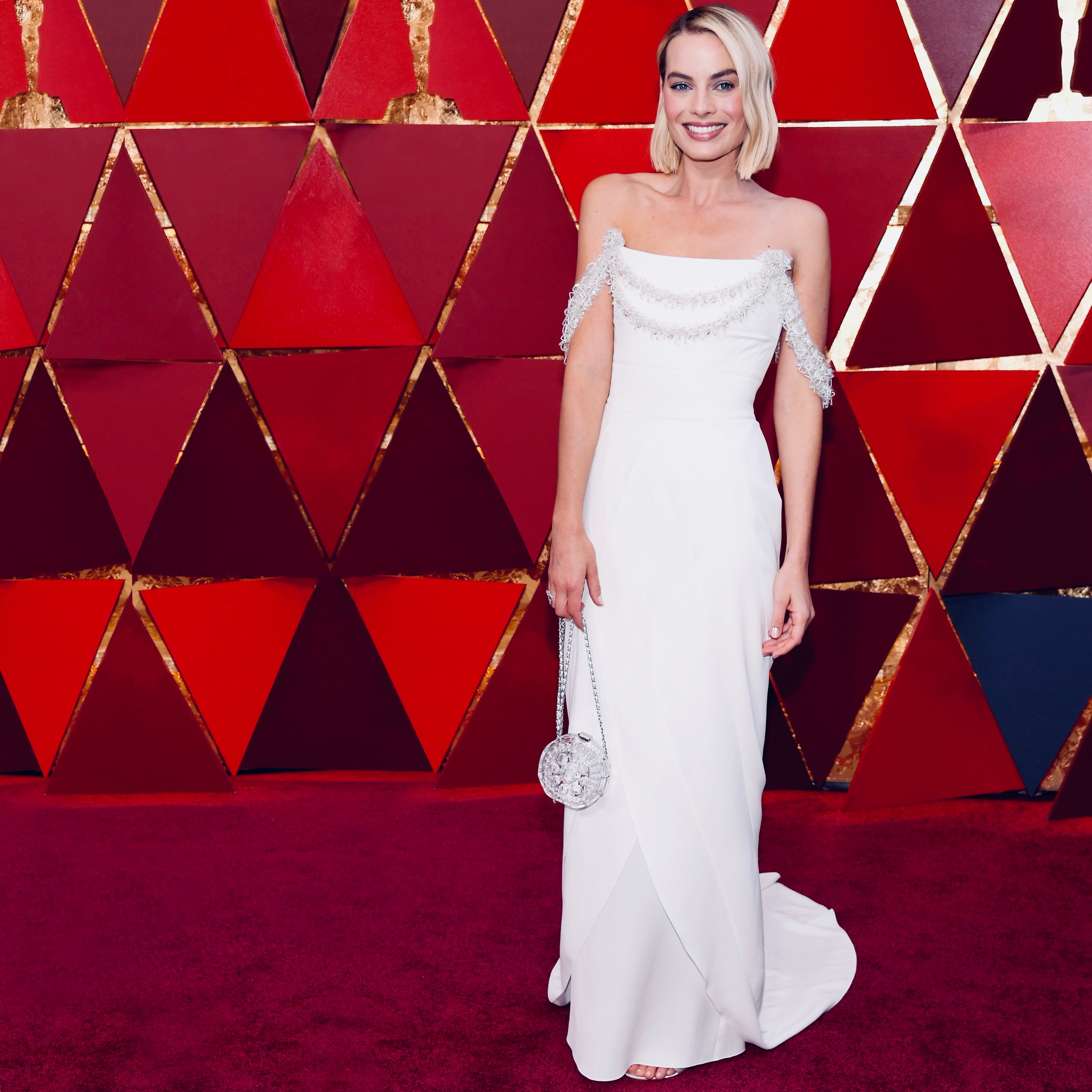 CHANEL on X: At the #Oscars — House ambassador @MargotRobbie wearing a  #CHANELHauteCouture dress on the red carpet at last night's 90th Academy  Awards. #CHANELMakeUp #CHANELFineJewelry  / X