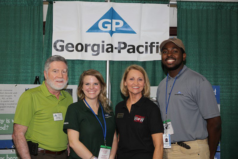 GeorgiaPacific's tweet photo. GP employees at our paper mill in Cedar Springs, Ga. had a great time interacting with 5,000+ 8th graders during Worlds of Work this year, including CSO Logistics Leader Joe McNeely, Project Engineer Suzanne Glover, Public Affairs Manager Peggy Jaye &amp; IT co-op Mortelle Underwood. https://t.co/cH7HPhT1M3