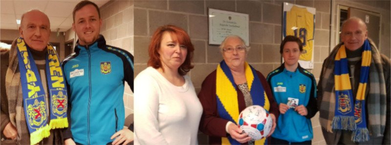 KSK_Beveren's tweet photo. Winnaars vlaaienslag: Andrea De Jonghe, Roy Penneman en Gianni Bolssens. Bedankt en proficiat!
Op de voorbije ledenvergadering werd beslist om de organisaties Klaproos vzw en Make A Wish elk € 500 te overhandigen.
#Beveren #YBSKB #FanOwned #Community
https://t.co/sayd8Yrgqj https://t.co/gwt3904UUR
