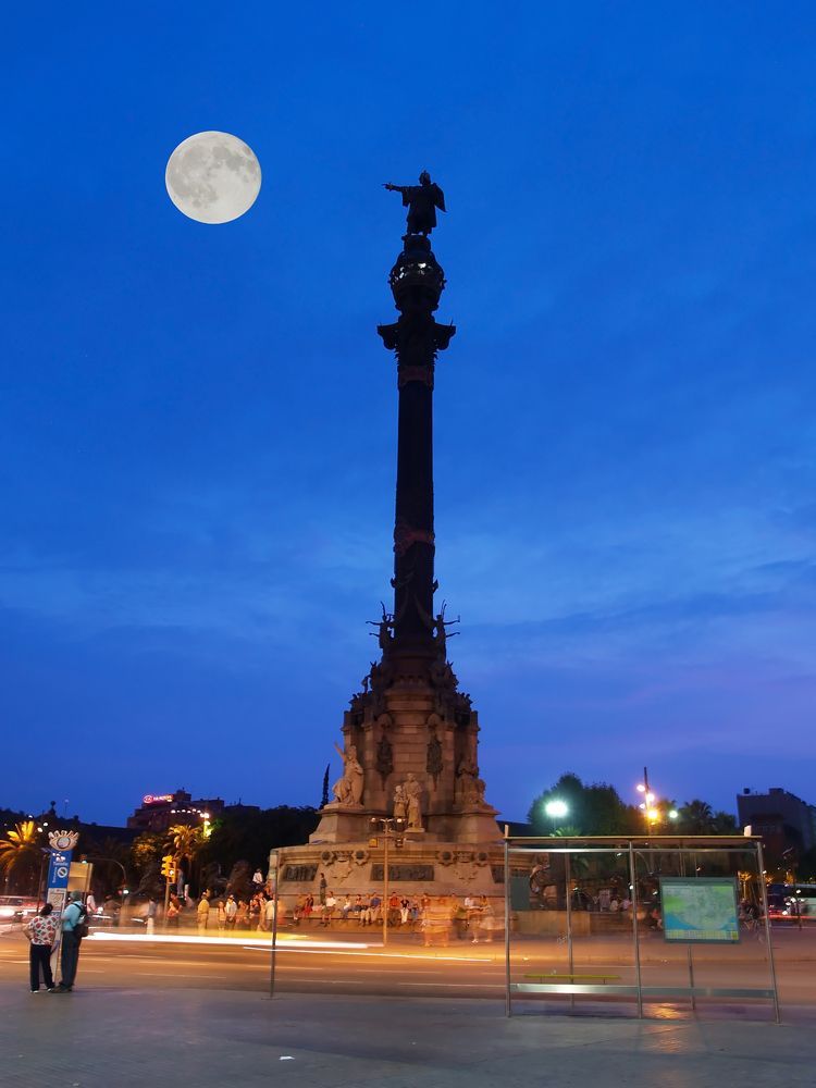 Spain_in_CH's tweet photo. Guarda com'è bella la #Spagna quando la luna piena la illumina! 🌝
Foto di:
#Madrid ( La Almudena)
#Barcelona ( Monumento a Colón )
#Segovia ( El Acueducto )
#Zaragoza ( La Catedral Basílica del Pilar )
#LunaPiena
#VisitSpain https://t.co/R6z7kAEF9d