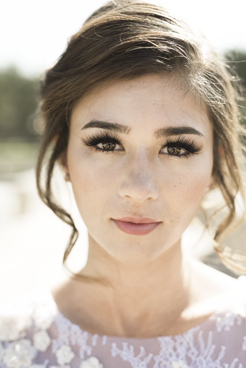 REBridal's tweet photo. Here's a little #MakeupMonday inspiration! Photographer: @elishabraithwaite Model:@elizabethlaurenp Hair: @beauty_by_brooklyn Makeup: @makpolck  #rachelelizabethbridal #OnlyOne https://t.co/M1LwiGUbCl
