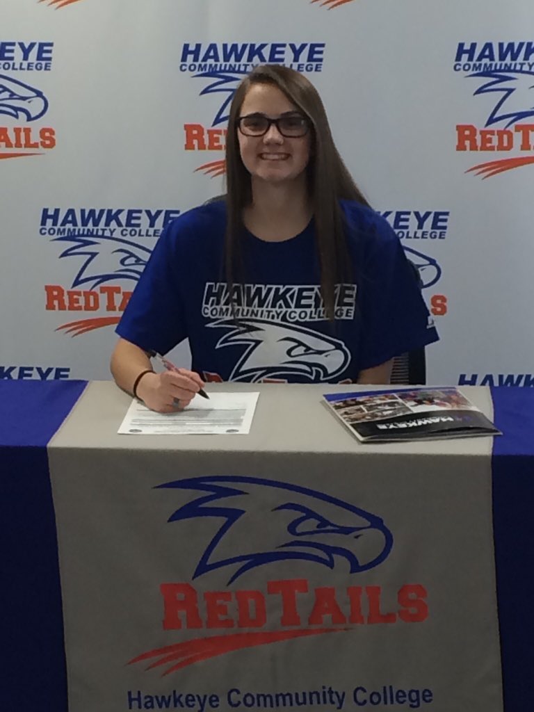RedTailSoccer's tweet photo. Monday’s are always better when we’re signing a new addition to our Redtail women’s soccer team. Please give a warm welcome to Jadah Krieger from Independence High School. Welcome to the family!!! https://t.co/NNo9dI0Wfo