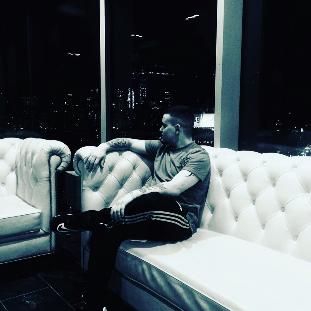 GhostDancer0916's tweet photo. Contemplating my next big move 🧐 https://t.co/FzFPHW3000