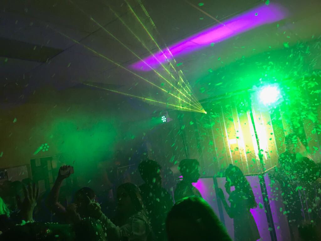 Jumpandwavekids's tweet photo. ** 13th Birthday Special Offer ** We have put together this amazing offer for 13th birthday parties 🎉 
If you book our brilliant Teen DJ Leona you will receive a set of illuminated 4ft LED '13' numbers absolutely free!! 
Contact us for a quote today! Info@jumpandwavekids.co.uk https://t.co/6lmqpcvpLb