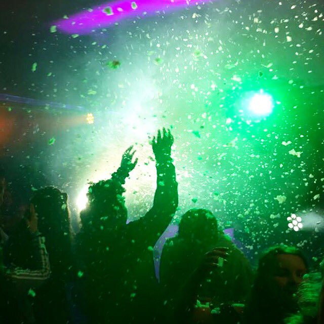 Jumpandwavekids's tweet photo. ** 13th Birthday Special Offer ** We have put together this amazing offer for 13th birthday parties 🎉 
If you book our brilliant Teen DJ Leona you will receive a set of illuminated 4ft LED '13' numbers absolutely free!! 
Contact us for a quote today! Info@jumpandwavekids.co.uk https://t.co/6lmqpcvpLb