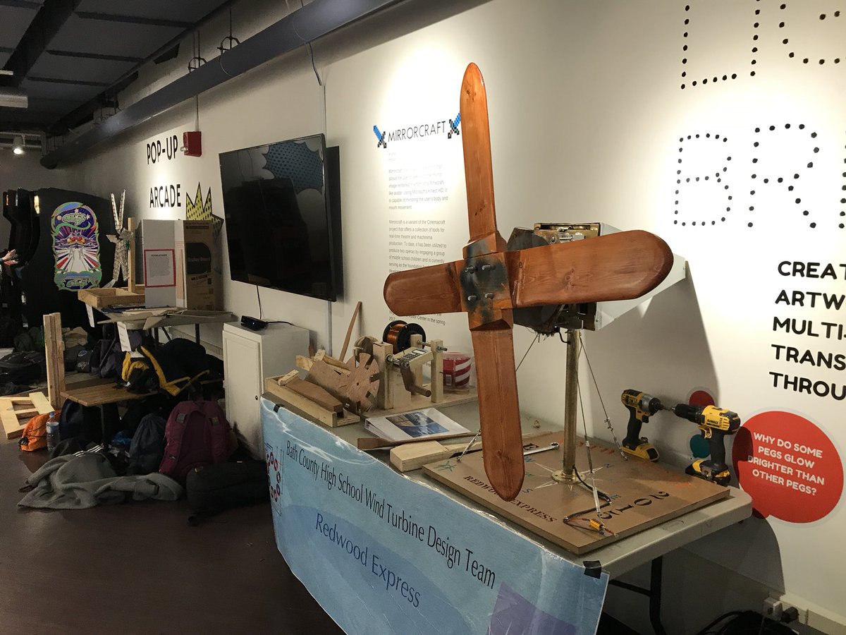 hayesframme's tweet image. Judging is done at #virginia #kidwindchallenge in #roanoke and wow! These kids are amazing and #innovative Even had advanced wind challenge focused on #OffshoreWind in Va. #greenenergy #stem #vakwc2018 @OrstedNA @DomEnergyVA @BOEM_DOI