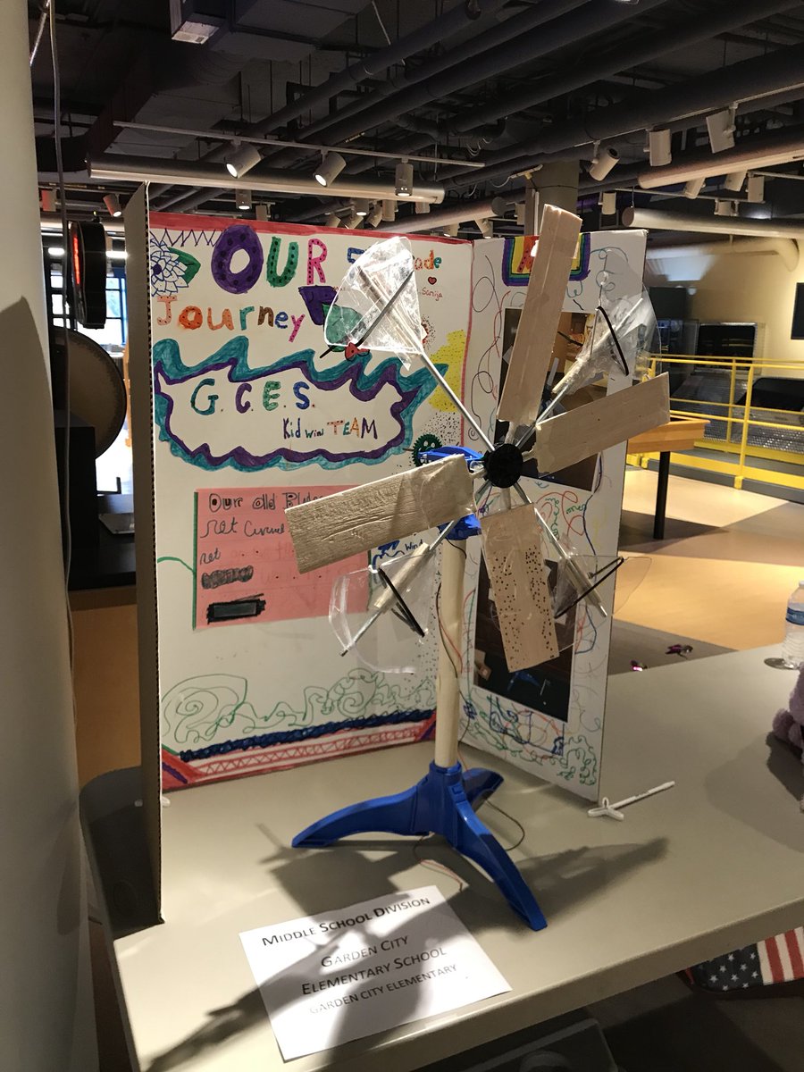 hayesframme's tweet image. Judging is done at #virginia #kidwindchallenge in #roanoke and wow! These kids are amazing and #innovative Even had advanced wind challenge focused on #OffshoreWind in Va. #greenenergy #stem #vakwc2018 @OrstedNA @DomEnergyVA @BOEM_DOI