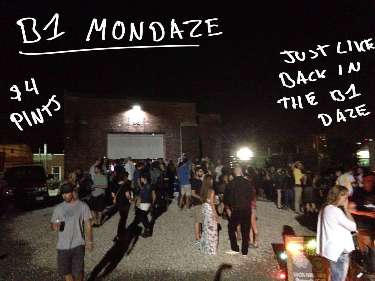 bunkerbrewingco's tweet photo. Get your B1 MonDAZE with $4 pints all day Monday! 🍻😎🍻😎 #honoringtheogbunker #bunkerparties #BunkerDaze #wasteland #plasticcupdays #tinybrewery #industrydaze #dealz #maine #beer https://t.co/5q1yuYYFNW