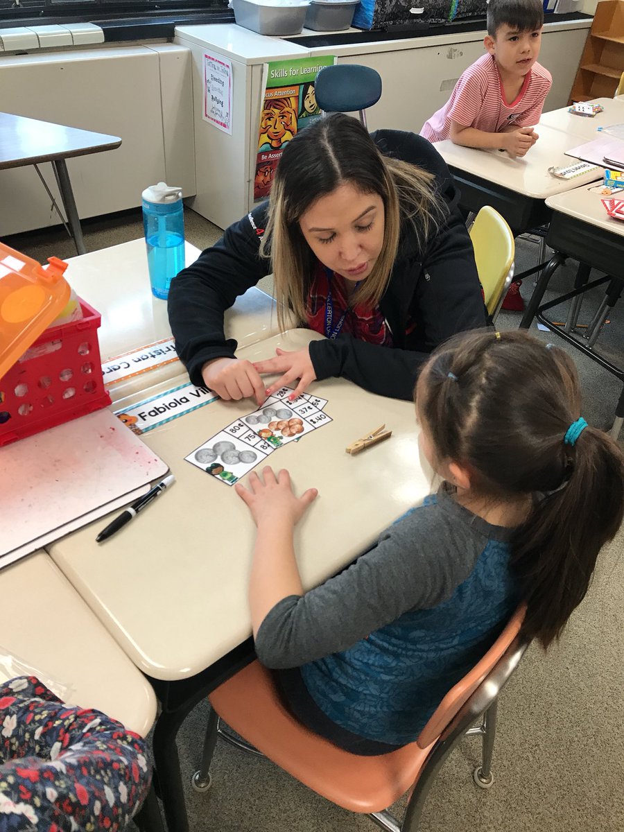 MrsBell2ndGr's tweet photo. Our new money centers were a hit today! https://t.co/mEJFEboV79