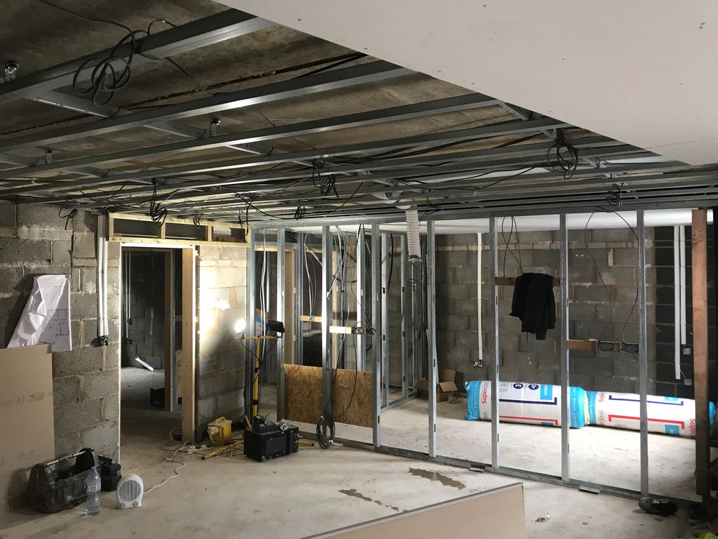 plasteringcov's tweet photo. Part of our skill set is working on commercial projects also. On this one in particular we are plaster-boarding, dry lining and plastering four new build apartments in #kenilworth for a private developer. https://t.co/7y5FNOUOVb