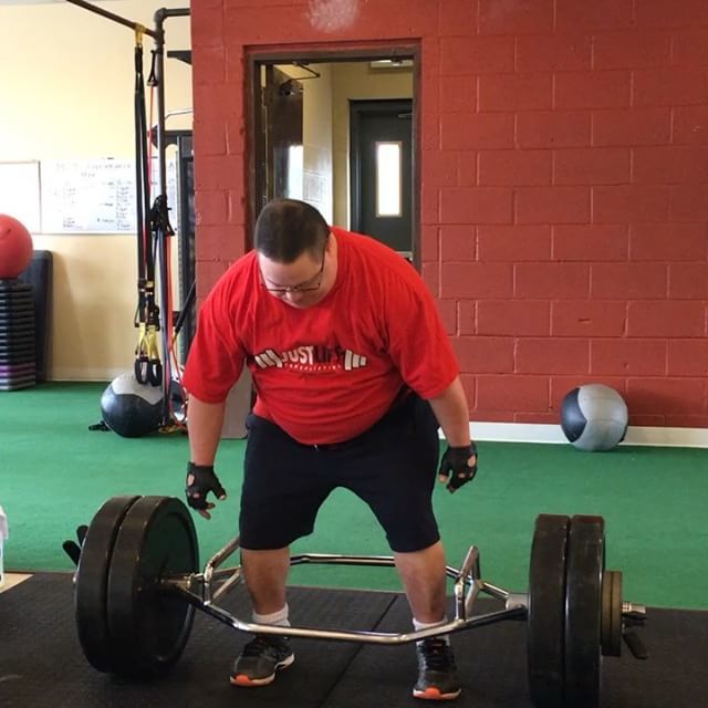 MAD_Performance's tweet photo. #deadlifts #feedem #strong #MAD #strongman #gainz #madperformance https://t.co/zVcKSzcFxf