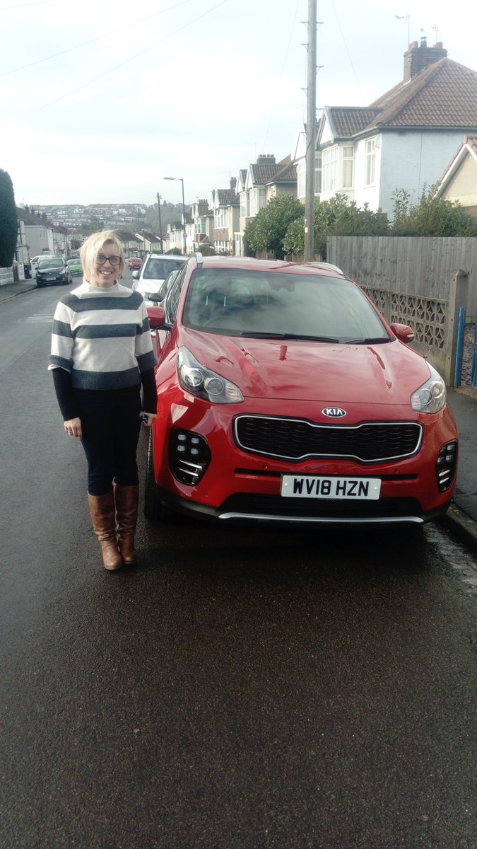 WessexBusiness's tweet image. Our Fleet team delivers again thank you to Carly and Stuart for the order @KiaUK @wessexgarages @TomasWherlock #NewCar #NewPlate #18Reg thank you for your custom. Blame the Snow 🌨