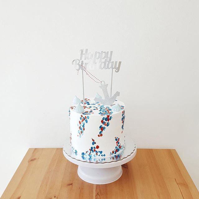 LaCocinadeIn's tweet photo. TAG a 3 personas a quienes crees que les gustaría este pastel |🌊 #LaCcinaDeIn #BakeryRd #cakestagram #cakeoftheday #cakeart #instacake https://t.co/thmbPkLHWa https://t.co/GuTYwIinbk