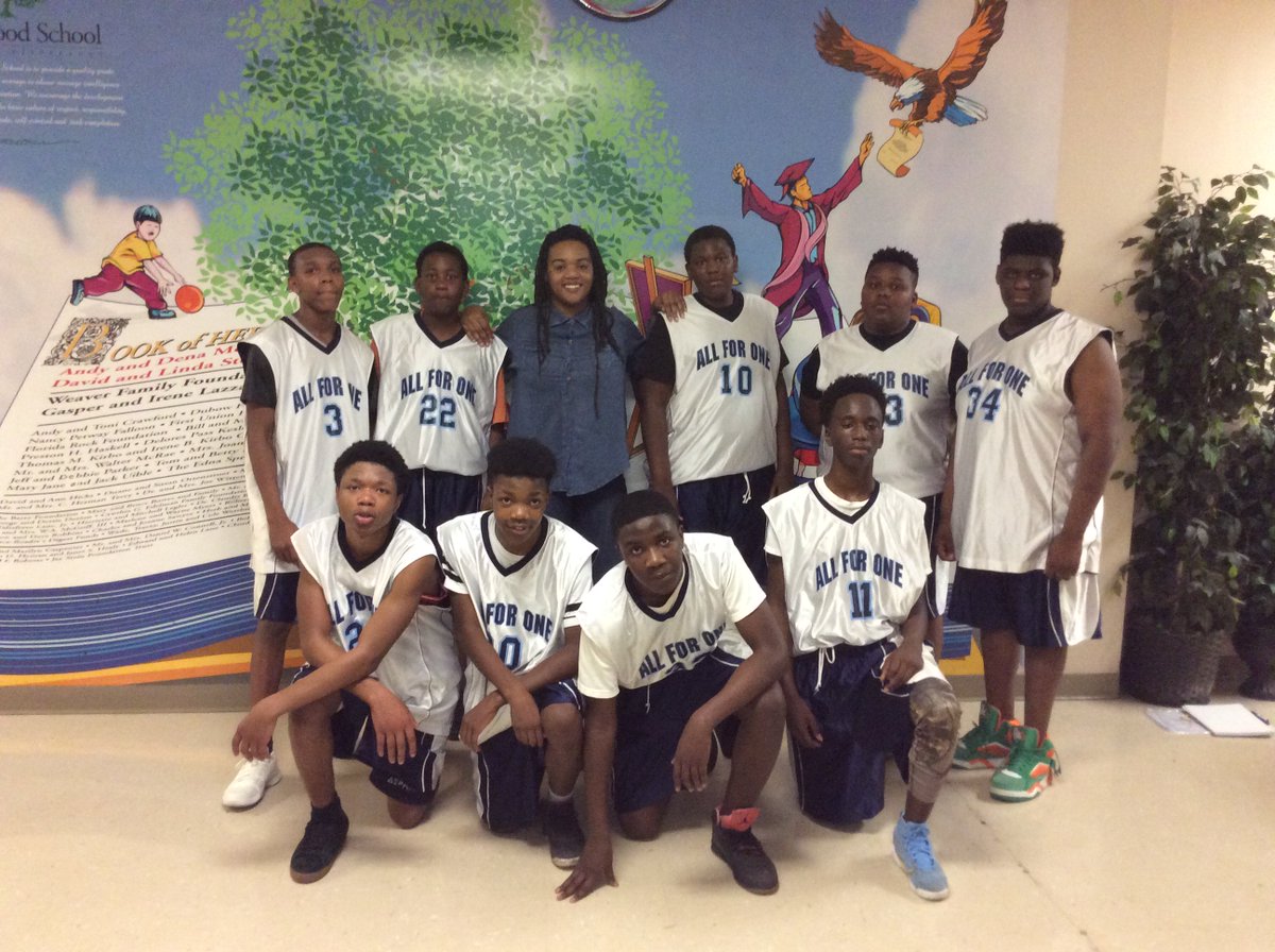 waymancdc's tweet photo. Our HOOPS 4 HOPE! b-ball program has been busy so far this year. We've had workshops on healthy relationships, social media, decision making, and more. And, we play ball Sat. 12-4 @ Wayman Academy gym. If you are 13-18 join us. Contact Dashia Williams @ 693-1503. #Hoops4Hope https://t.co/XMnYH672uC